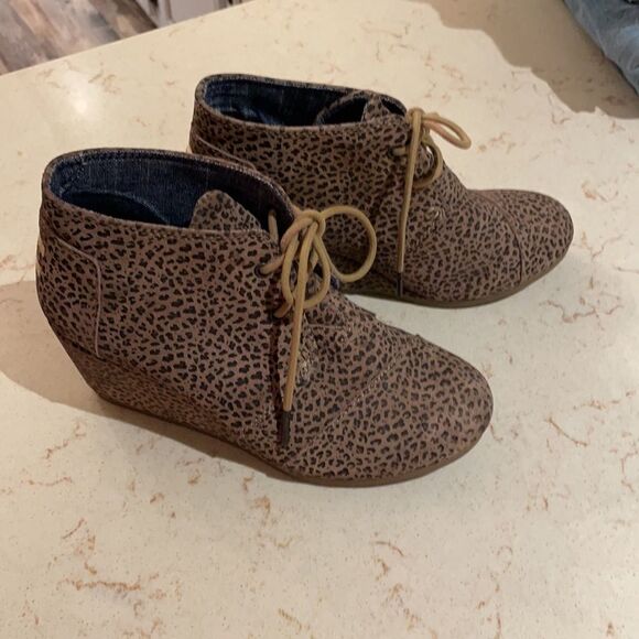 TOMS leopard cheetah print desert wedges SZ 7 - Picture 4 of 8